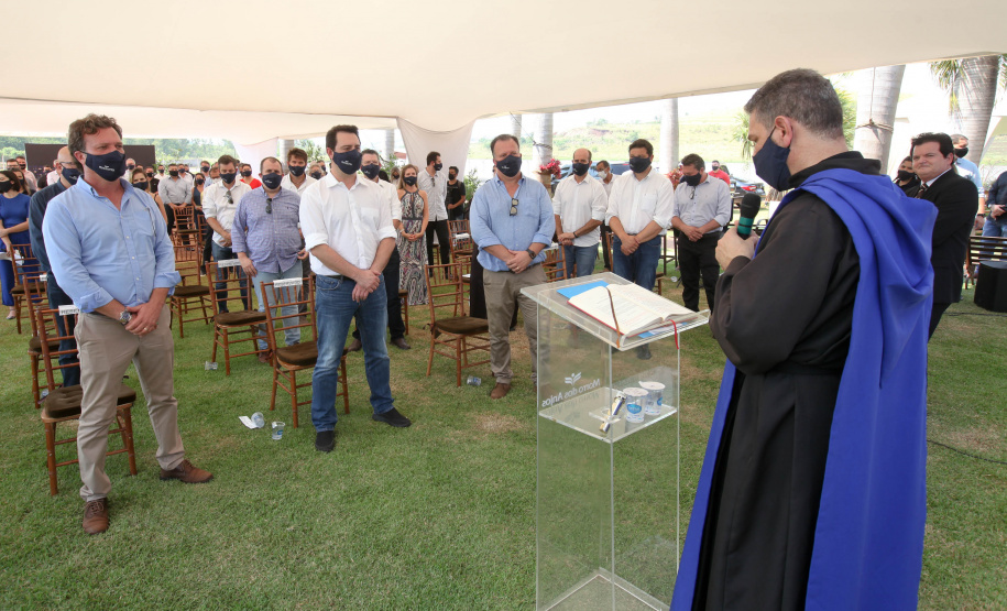 A cidade de Bandeirantes, no Norte Pioneiro, tem pouco mais de 30 mil habitantes, mas a população do município quase dobra no dia de São Miguel Arcanjo