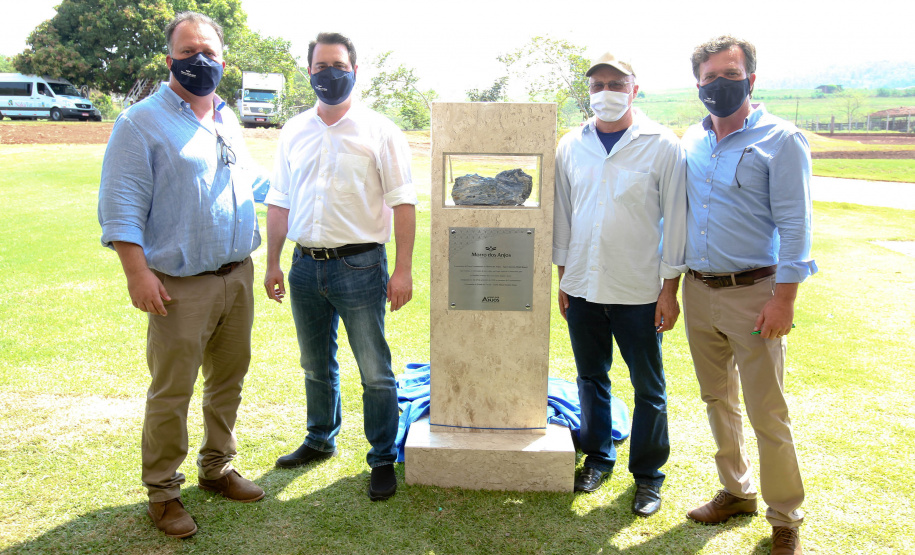 A cidade de Bandeirantes, no Norte Pioneiro, tem pouco mais de 30 mil habitantes, mas a população do município quase dobra no dia de São Miguel Arcanjo