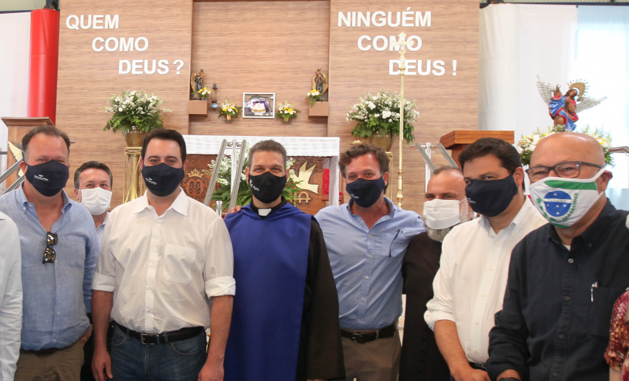 A cidade de Bandeirantes, no Norte Pioneiro, tem pouco mais de 30 mil habitantes, mas a população do município quase dobra no dia de São Miguel Arcanjo