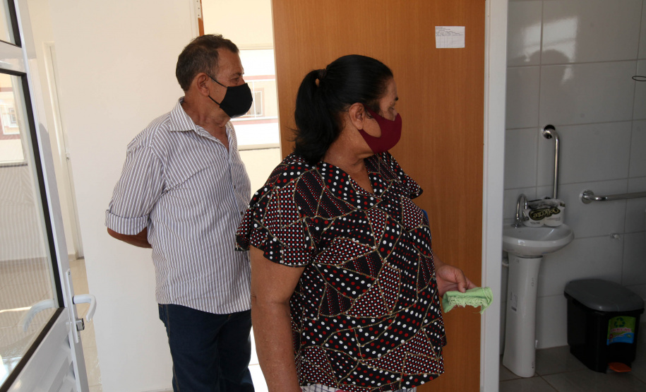 O 1º de outubro é o Dia do Idoso, data que busca fomentar a proteção e atenção com a população da terceira idade. No Paraná, as políticas públicas voltadas a este segmento ganham cada vez mais força. Nesta quinta-feira (01), o governador Carlos Massa Ratinho Junior entregou, em Jaguariaíva, nos Campos Gerais, o primeiro condomínio exclusivo para idosos do Estado.. Foto: Ari Dias/AEN