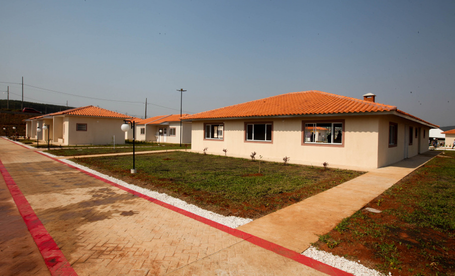 O 1º de outubro é o Dia do Idoso, data que busca fomentar a proteção e atenção com a população da terceira idade. No Paraná, as políticas públicas voltadas a este segmento ganham cada vez mais força. Nesta quinta-feira (01), o governador Carlos Massa Ratinho Junior entregou, em Jaguariaíva, nos Campos Gerais, o primeiro condomínio exclusivo para idosos do Estado.. Foto: Ari Dias/AEN