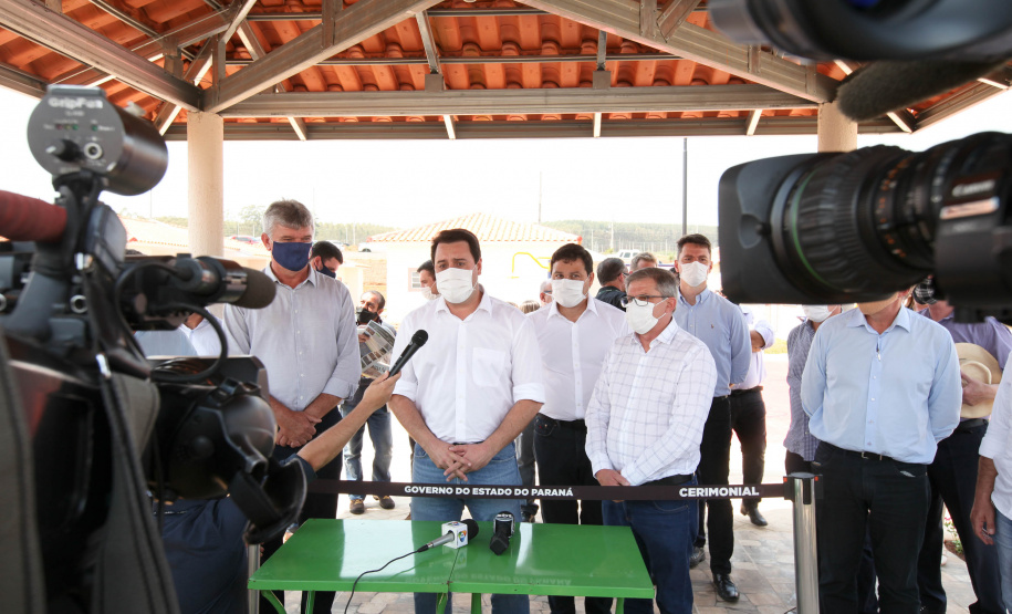 O 1º de outubro é o Dia do Idoso, data que busca fomentar a proteção e atenção com a população da terceira idade. No Paraná, as políticas públicas voltadas a este segmento ganham cada vez mais força. Nesta quinta-feira (01), o governador Carlos Massa Ratinho Junior entregou, em Jaguariaíva, nos Campos Gerais, o primeiro condomínio exclusivo para idosos do Estado.. Foto: Ari Dias/AEN