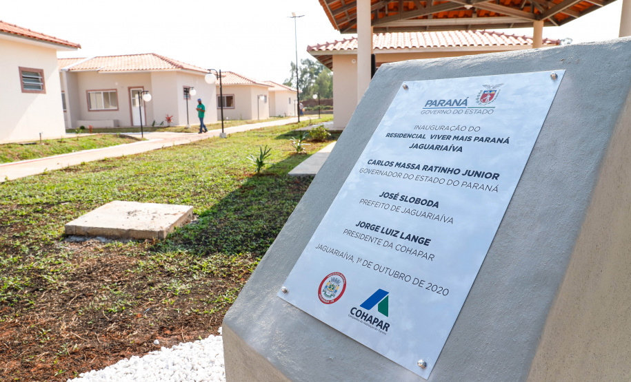 O 1º de outubro é o Dia do Idoso, data que busca fomentar a proteção e atenção com a população da terceira idade. No Paraná, as políticas públicas voltadas a este segmento ganham cada vez mais força. Nesta quinta-feira (01), o governador Carlos Massa Ratinho Junior entregou, em Jaguariaíva, nos Campos Gerais, o primeiro condomínio exclusivo para idosos do Estado.