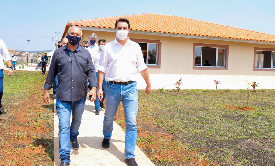 O 1º de outubro é o Dia do Idoso, data que busca fomentar a proteção e atenção com a população da terceira idade. No Paraná, as políticas públicas voltadas a este segmento ganham cada vez mais força. Nesta quinta-feira (01), o governador Carlos Massa Ratinho Junior entregou, em Jaguariaíva, nos Campos Gerais, o primeiro condomínio exclusivo para idosos do Estado.