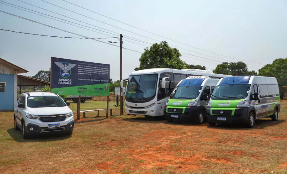 O governador Carlos Massa Ratinho Junior inaugurou nesta quinta-feira (1º) a pavimentação asfáltica da Estrada São Manoel, em São Jorge do Patrocínio, na região Noroeste, e anunciou novos investimentos para o município em pavimentações urbanas e de estradas rurais, veículos e iluminação pública.  Foto: Jose Fernando Ogura/AEN