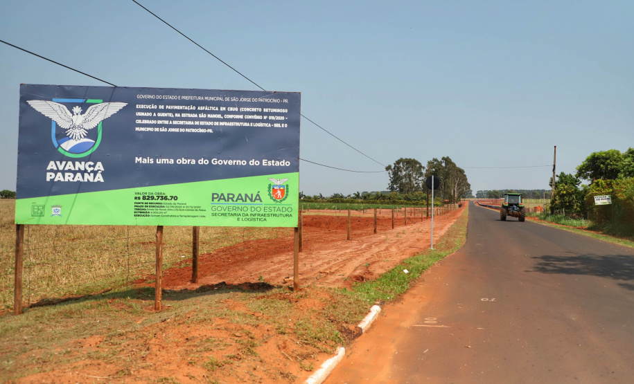 O governador Carlos Massa Ratinho Junior inaugurou nesta quinta-feira (1º) a pavimentação asfáltica da Estrada São Manoel, em São Jorge do Patrocínio, na região Noroeste, e anunciou novos investimentos para o município em pavimentações urbanas e de estradas rurais, veículos e iluminação pública.  Foto: Jose Fernando Ogura/AEN