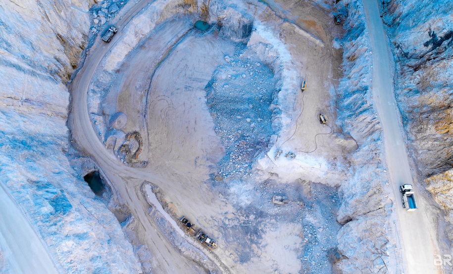 Empresas de cal e calcário geram cerca de 3 mil empregos diretos.  Foto: Germano/Calpar.