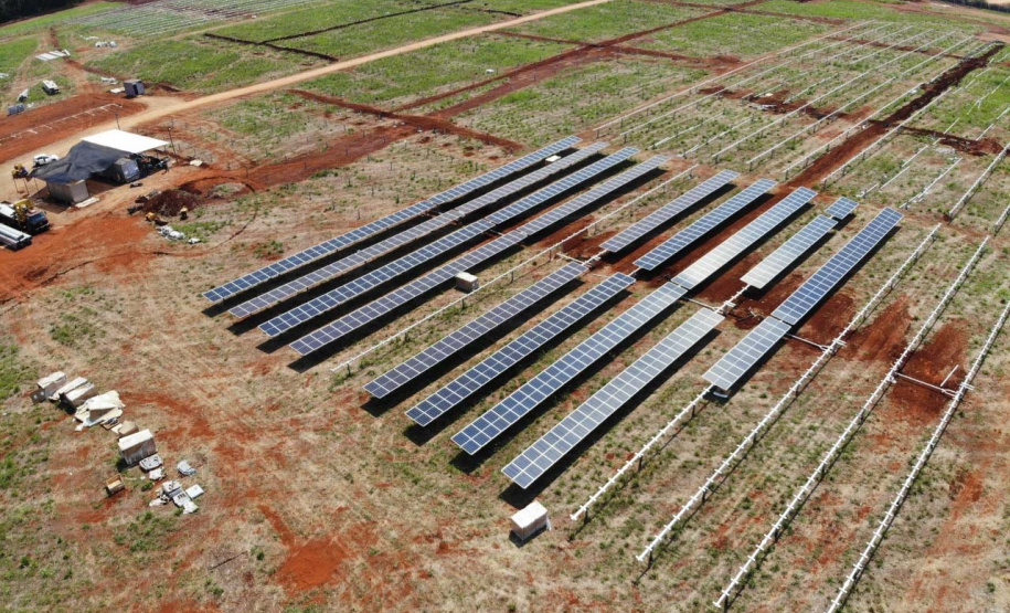 Usina solar da Copel recebe módulos fotovoltaicos. Foto: Copel