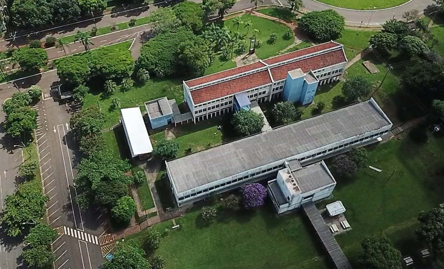 UEL homenageia profissionais da saúde e pacientes curados da Covid. Foto:UEL