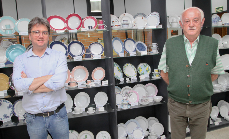 Porcelanas Germer. Criada em 1978, a fábrica emprega cerca de 500 pessoas e produz em média um milhão de peças por mês.Feito no Paraná. Foto: Ari Dias/AEN.