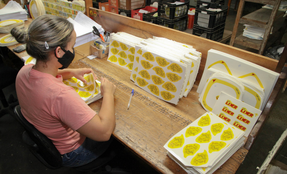 Uma das mais tradicionais indústrias da cidade é a Schimidt. A empresa, fundada em 1945, tem uma fábrica operando desde 1953 e hoje é uma das marcas de louças de mesa mais tradicionais do Brasil.. Foto: Ari Dias/AEN.