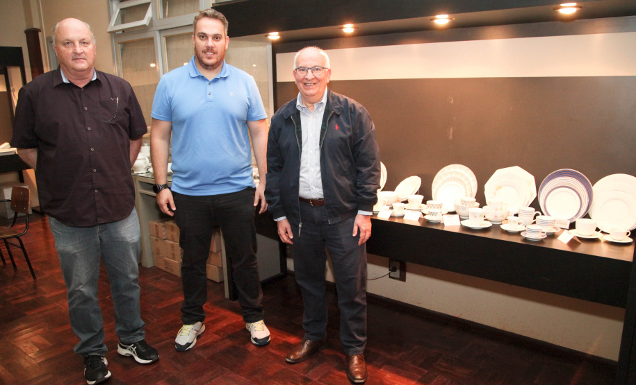 Uma das mais tradicionais indústrias da cidade é a Schimidt. A empresa, fundada em 1945, tem uma fábrica operando desde 1953 e hoje é uma das marcas de louças de mesa mais tradicionais do Brasil.. Foto: Ari Dias/AEN.