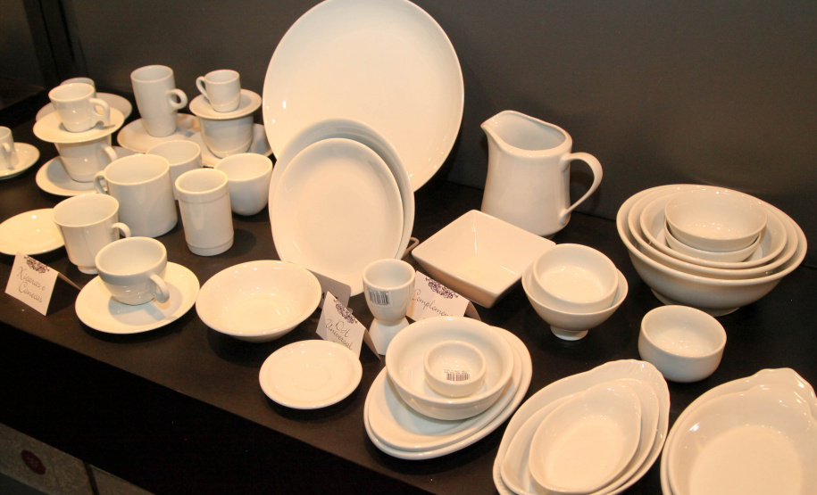 Uma das mais tradicionais indústrias da cidade é a Schimidt. A empresa, fundada em 1945, tem uma fábrica operando desde 1953 e hoje é uma das marcas de louças de mesa mais tradicionais do Brasil.. Foto: Ari Dias/AEN.