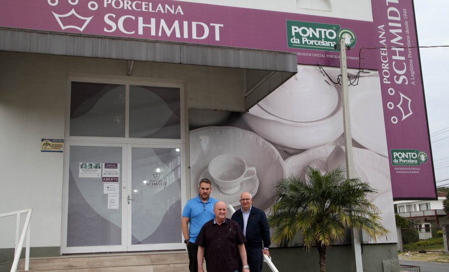 Uma das mais tradicionais indústrias da cidade é a Schimidt. A empresa, fundada em 1945, tem uma fábrica operando desde 1953 e hoje é uma das marcas de louças de mesa mais tradicionais do Brasil.. Foto: Ari Dias/AEN.