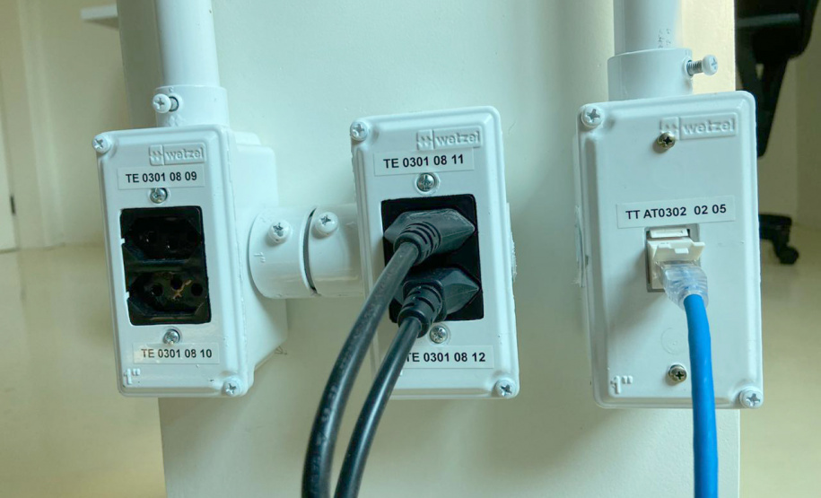 A Secretaria do Desenvolvimento Sustentável e do Turismo modernizou toda a sua infraestrutura de informática e comunicação, o que garante melhor suporte às atividades do órgão. A iniciativa foi uma parceria com a Celepar, que participou desde o desenvolvimento do projeto técnico, fez o acompanhamento da obra e a homologação final das instalações.   Foto: Celepar