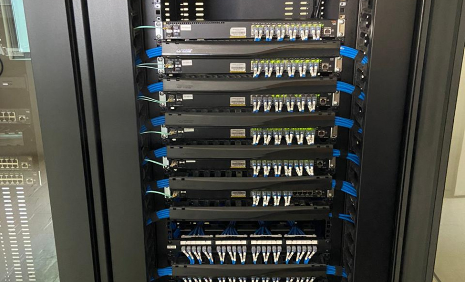 A Secretaria do Desenvolvimento Sustentável e do Turismo modernizou toda a sua infraestrutura de informática e comunicação, o que garante melhor suporte às atividades do órgão. A iniciativa foi uma parceria com a Celepar, que participou desde o desenvolvimento do projeto técnico, fez o acompanhamento da obra e a homologação final das instalações.   Foto: Celepar