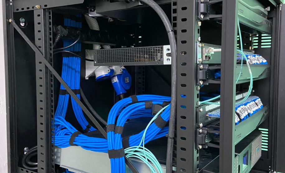 A Secretaria do Desenvolvimento Sustentável e do Turismo modernizou toda a sua infraestrutura de informática e comunicação, o que garante melhor suporte às atividades do órgão. A iniciativa foi uma parceria com a Celepar, que participou desde o desenvolvimento do projeto técnico, fez o acompanhamento da obra e a homologação final das instalações.   Foto: Celepar