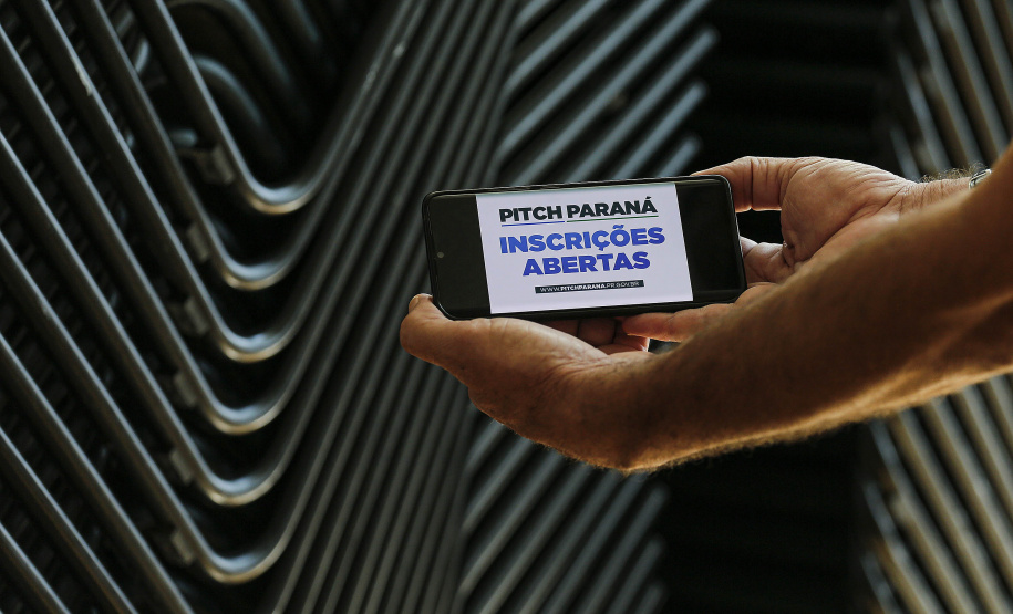 O Governo do Estado abriu nesta terça-feira (10) as inscrições para o Pitch Paraná, projeto que busca ideias inovadoras que contribuam para o desenvolvimento estadual, desburocratização do serviço público e melhoraria da vida das pessoas. Foto: Jonathan Campos/AEN