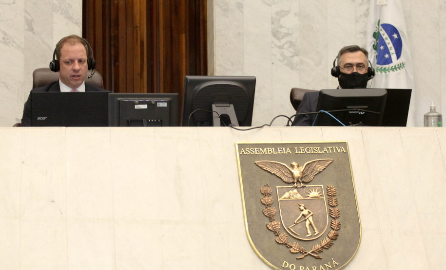 O secretário de Estado da Saúde, Beto Preto, apresentou o relatório de ações da pasta aos deputados estaduais em audiência pública na Assembleia Legislativa do Paraná (Alep), nesta terça-feira (6). Os destaques de investimentos e atividades realizadas foram as ações para o enfrentamento à pandemia pela Covid-19. Foto: Ari Dias/AEN