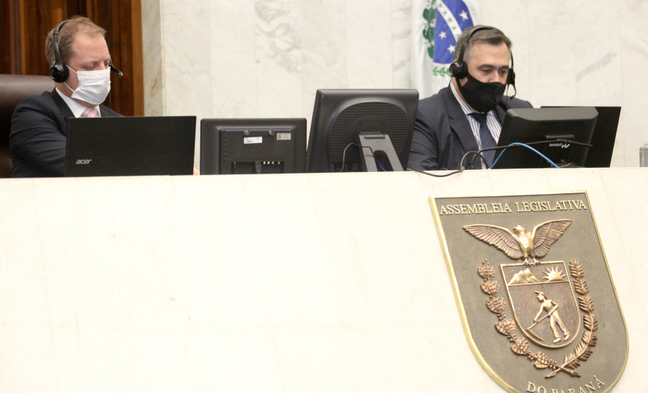 O secretário de Estado da Saúde, Beto Preto, apresentou o relatório de ações da pasta aos deputados estaduais em audiência pública na Assembleia Legislativa do Paraná (Alep), nesta terça-feira (6). Os destaques de investimentos e atividades realizadas foram as ações para o enfrentamento à pandemia pela Covid-19. Foto: Ari Dias/AEN