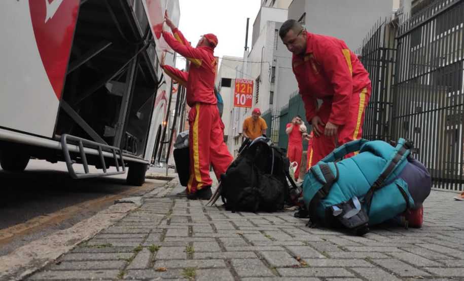Bombeiros renovam equipes que estão no combate ao incêndio florestal no Mato Grosso do Sul. Foto: SESP