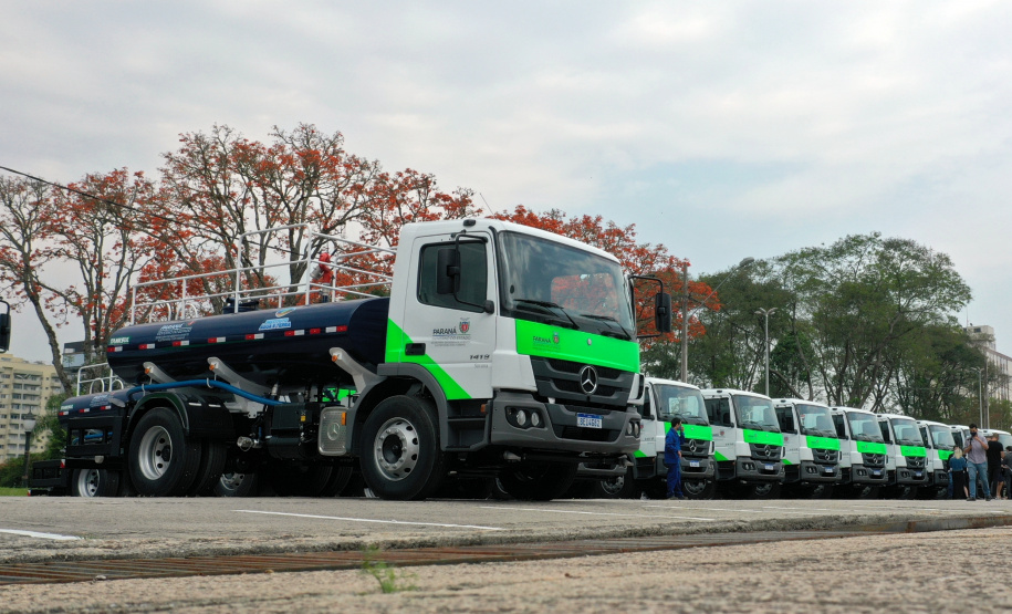 Curitiba-07-10-2020 - Instituto Aguá Terra - Governador Carlos Massa Ratinho Junior e o  secretário do Desenvolvimento Sustentável e do Turismo , Márcio Nunes,  entregam 14 caminhões pipa.Foto: Alessandro Vieira/AEN