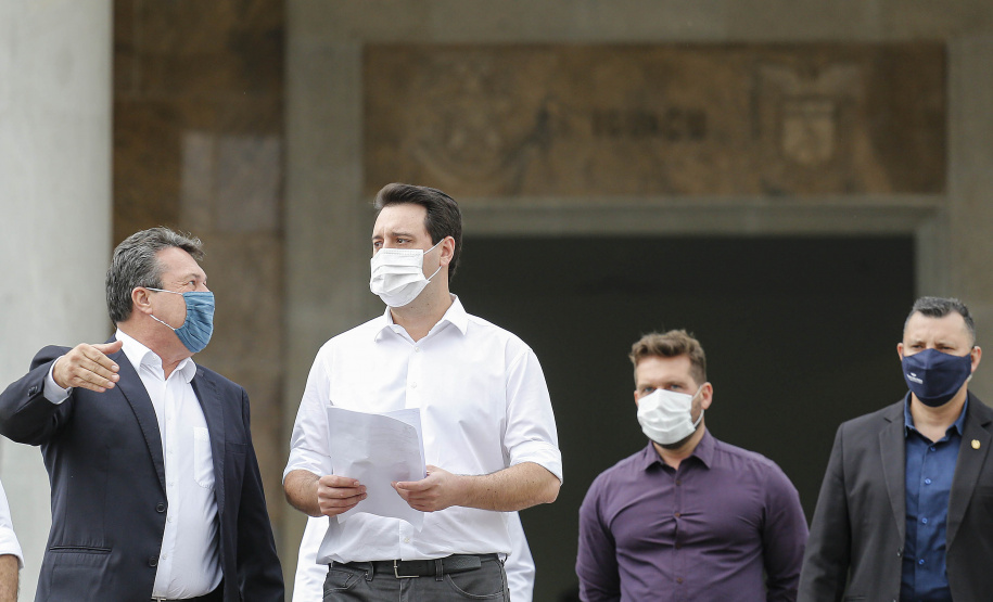 Curitiba-07-10-2020 - Instituto Aguá Terra - Governador Carlos Massa Ratinho Junior e o  secretário do Desenvolvimento Sustentável e do Turismo , Márcio Nunes,  entregam 14 caminhões pipa  - Foto : Jonathan Campos / AEN