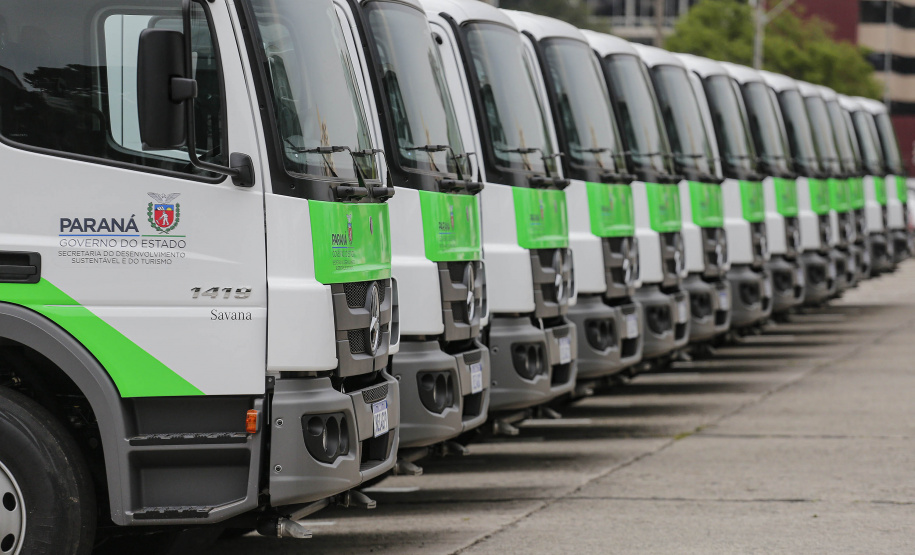 Curitiba-07-10-2020 - Instituto Aguá Terra - Governador Carlos Massa Ratinho Junior e o  secretário do Desenvolvimento Sustentável e do Turismo , Márcio Nunes,  entregam 14 caminhões pipa  - Foto : Jonathan Campos / AEN