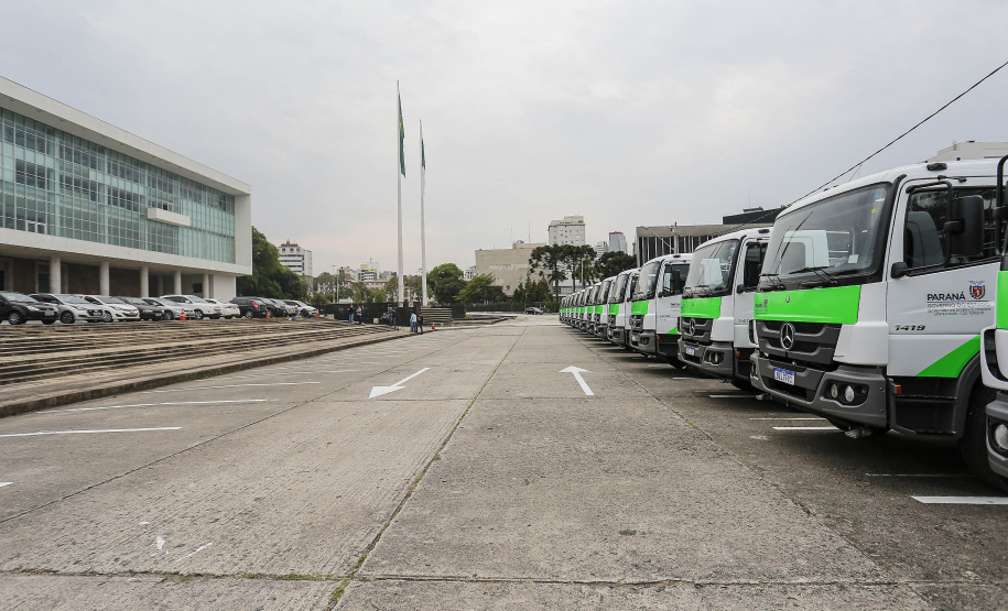 Curitiba-07-10-2020 - Instituto Aguá Terra - Governador Carlos Massa Ratinho Junior e o  secretário do Desenvolvimento Sustentável e do Turismo , Márcio Nunes,  entregam 14 caminhões pipa  - Foto : Jonathan Campos / AEN