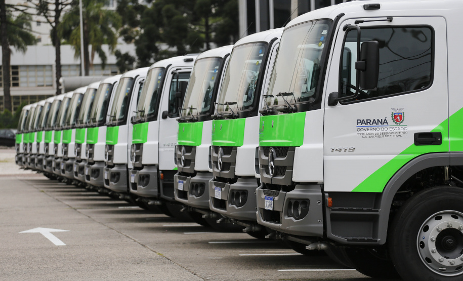 Curitiba-07-10-2020 - Instituto Aguá Terra - Governador Carlos Massa Ratinho Junior e o  secretário do Desenvolvimento Sustentável e do Turismo , Márcio Nunes,  entregam 14 caminhões pipa  - Foto : Jonathan Campos / AEN