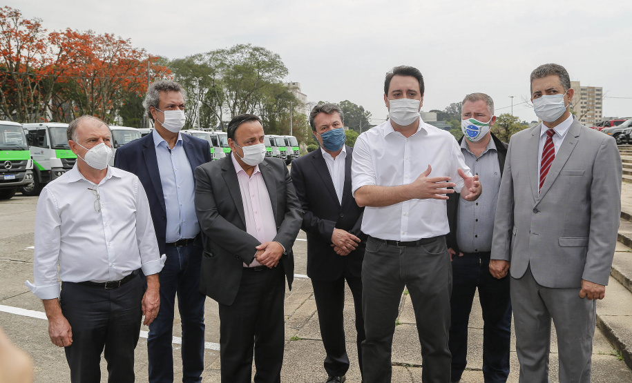 Curitiba-07-10-2020 - Instituto Aguá Terra - Governador Carlos Massa Ratinho Junior e o  secretário do Desenvolvimento Sustentável e do Turismo , Márcio Nunes,  entregam 14 caminhões pipa  - Foto : Jonathan Campos / AEN