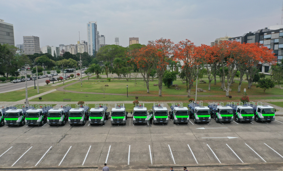 Curitiba-07-10-2020 - Instituto Aguá Terra - Governador Carlos Massa Ratinho Junior e o  secretário do Desenvolvimento Sustentável e do Turismo , Márcio Nunes,  entregam 14 caminhões pipa.Foto: Ari Dias/AEN