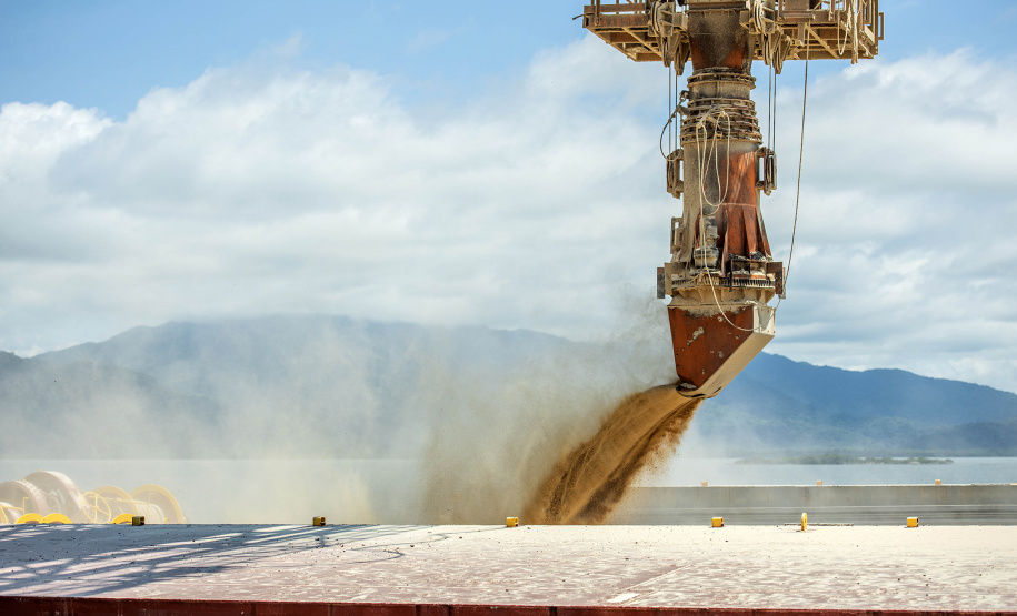 Segue crescente o volume de cargas movimentado pelos portos paranaenses em 2020. Comparando os meses de setembro, deste e do ano passado, o acréscimo registrado passa dos 28%.