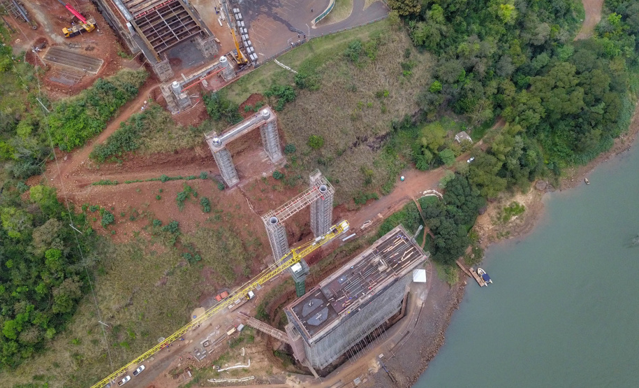 As obras da Ponte da Integração, em Foz do Iguaçu, no Oeste do Estado, atingiram 34% no final de setembro. O projeto é uma parceria entre a usina, o Governo do Estado e o governo federal. A gestão da obra é feita pela Secretaria da Infraestrutura e Logística do Paraná