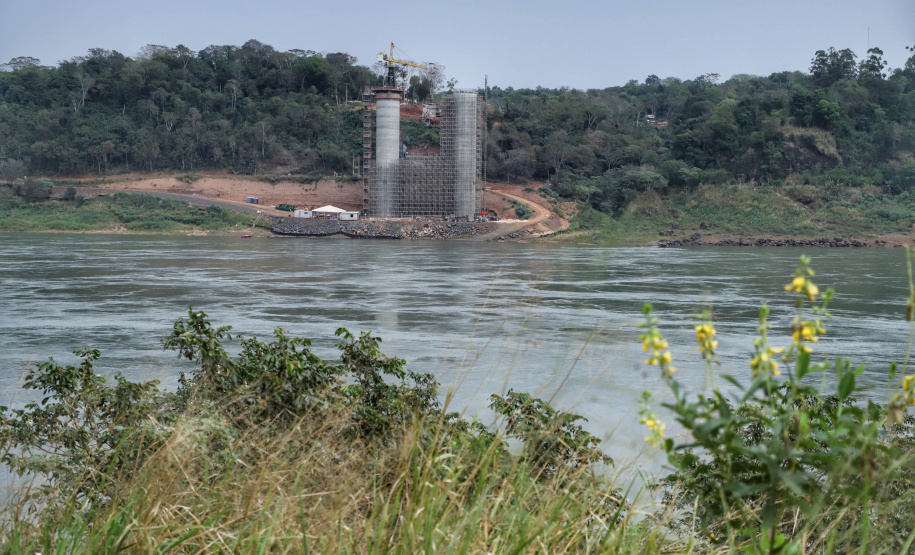 As obras da Ponte da Integração, em Foz do Iguaçu, no Oeste do Estado, atingiram 34% no final de setembro. O projeto é uma parceria entre a usina, o Governo do Estado e o governo federal. A gestão da obra é feita pela Secretaria da Infraestrutura e Logística do Paraná