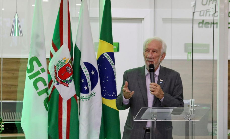 As cooperativas de créditos são estratégicas e ajudam a fortalecer o setor produtivo paranaense, em especial durante a pandemia da Covid 19. A afirmação foi feita pelo vice-governador Darci Piana ao participar, nesta quinta-feira (08), da inauguração de uma agência do Sicredi em Curitiba. Ele destacou o setor, que hoje representa na região Sul cerca de 15% no sistema financeiro.. Foto: Camila Tonett