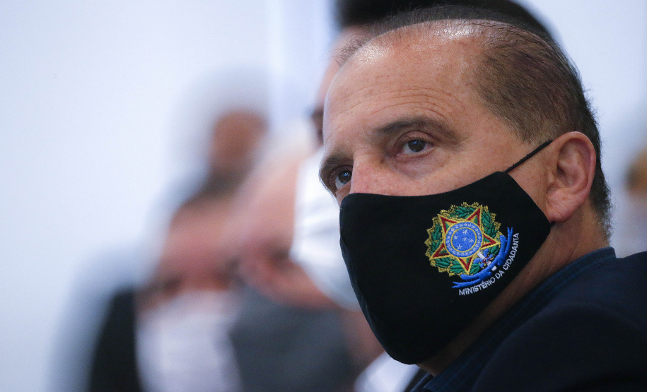 Curitiba-09-10-2020 - O governador Carlos Massa Ratinho Junior e o ministro da Cidadania, Onyx Lorenzoni, anunciam nesta sexta-feira mais um milhão e 800 mil reais para o Programa de Aquisição de Alimentos. A ação beneficia milhares de agricultores familiares locais e pessoas que se encontram em situação de vulnerabilidade social. Dos 399 municípios do Estado, 118 executam o PAA - Foto : Jonathan Campos / AEN