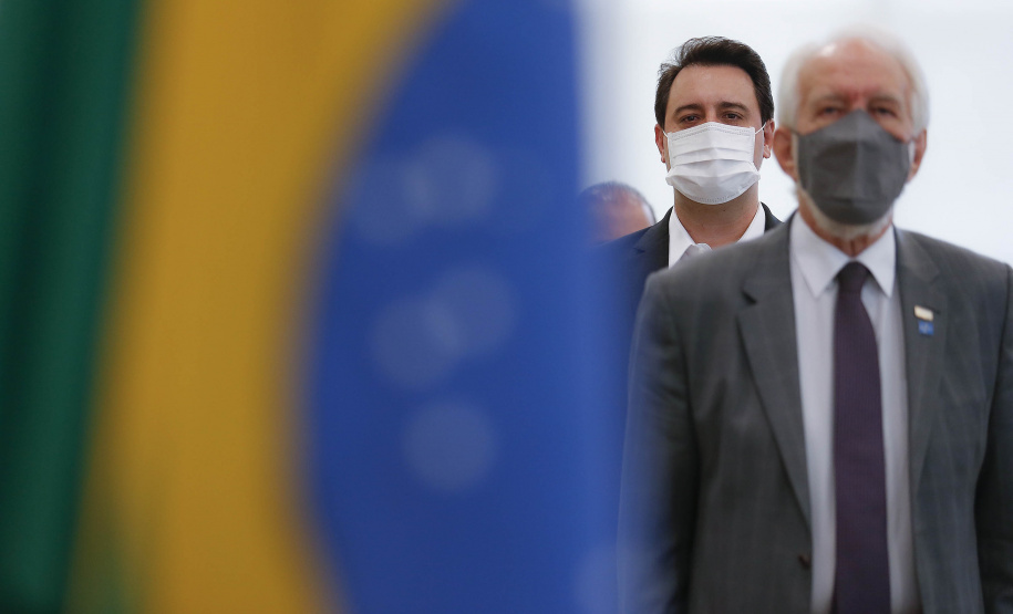 Curitiba-09-10-2020 - O governador Carlos Massa Ratinho Junior e o ministro da Cidadania, Onyx Lorenzoni, anunciam nesta sexta-feira mais um milhão e 800 mil reais para o Programa de Aquisição de Alimentos. A ação beneficia milhares de agricultores familiares locais e pessoas que se encontram em situação de vulnerabilidade social. Dos 399 municípios do Estado, 118 executam o PAA - Foto : Jonathan Campos / AEN