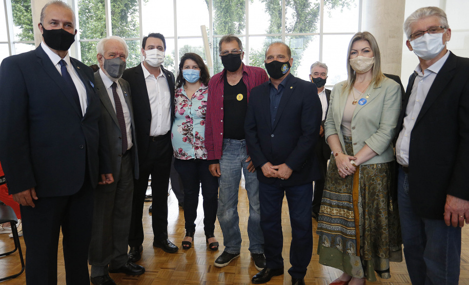 Curitiba-09-10-2020 - O governador Carlos Massa Ratinho Junior e o ministro da Cidadania, Onyx Lorenzoni, anunciam nesta sexta-feira mais um milhão e 800 mil reais para o Programa de Aquisição de Alimentos. A ação beneficia milhares de agricultores familiares locais e pessoas que se encontram em situação de vulnerabilidade social. Dos 399 municípios do Estado, 118 executam o PAA - Foto : Jonathan Campos / AEN