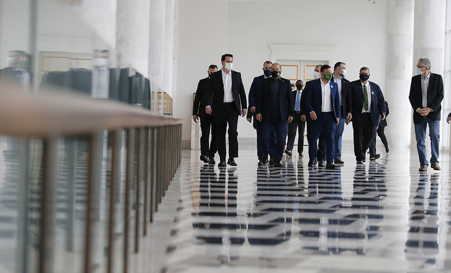 Curitiba-09-10-2020 - O governador Carlos Massa Ratinho Junior e o ministro da Cidadania, Onyx Lorenzoni, anunciam nesta sexta-feira mais um milhão e 800 mil reais para o Programa de Aquisição de Alimentos. A ação beneficia milhares de agricultores familiares locais e pessoas que se encontram em situação de vulnerabilidade social. Dos 399 municípios do Estado, 118 executam o PAA - Foto : Jonathan Campos / AEN