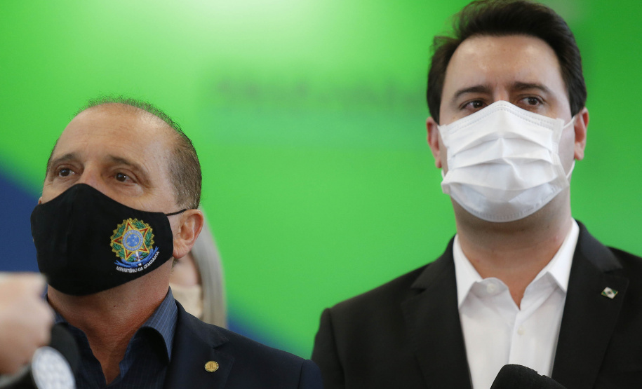 Curitiba-09-10-2020 - O governador Carlos Massa Ratinho Junior e o ministro da Cidadania, Onyx Lorenzoni, anunciam nesta sexta-feira mais um milhão e 800 mil reais para o Programa de Aquisição de Alimentos. A ação beneficia milhares de agricultores familiares locais e pessoas que se encontram em situação de vulnerabilidade social. Dos 399 municípios do Estado, 118 executam o PAA - Foto : Jonathan Campos / AEN