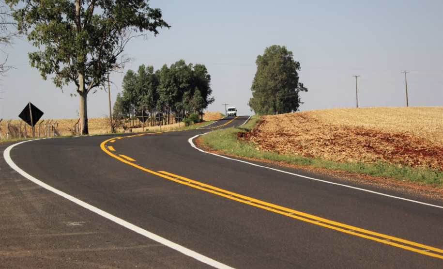 Ligação entre Marialva e o distrito de Aquidaban recebe melhorias . Foto:DER