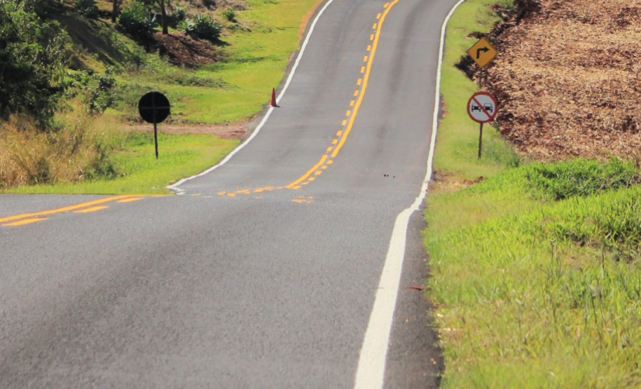 Ligação entre Marialva e o distrito de Aquidaban recebe melhorias . Foto:DER
