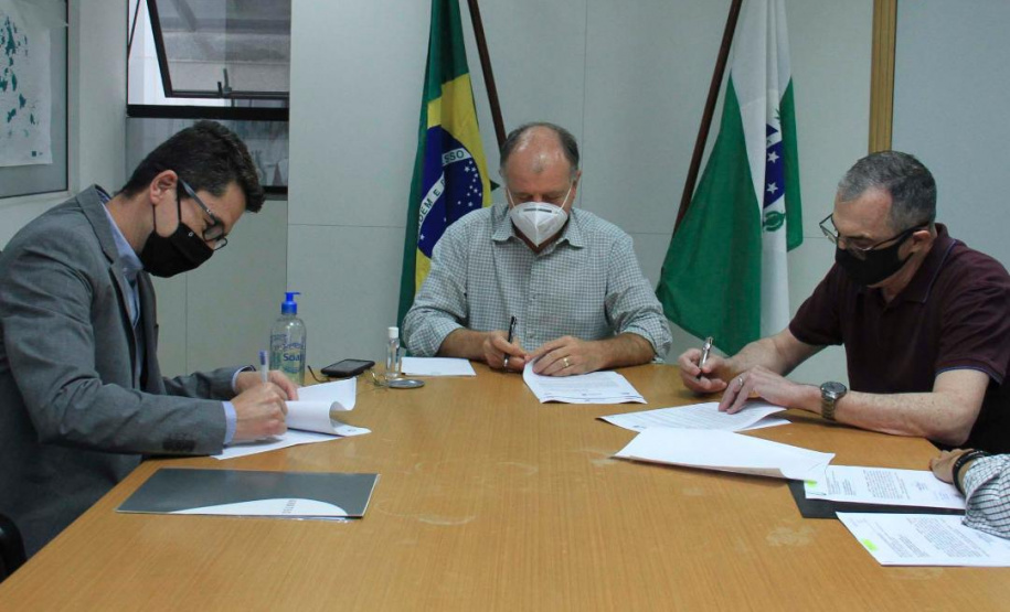 Assinados contratos para PDUIs das regiões de Londrina e Maringá
.Foto: SEDU
