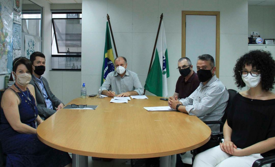 Assinados contratos para PDUIs das regiões de Londrina e Maringá
.Foto: SEDU