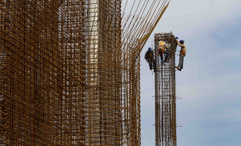 Sanepar faz encontro com Sinduscon para ampliar participação em licitações. Foto:; André Tiago/Sanepar
