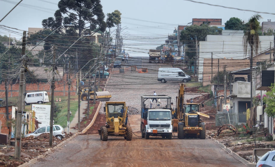 Asfalto novo garante melhor qualidade de vida em Cascavel. Rua Xavantes.