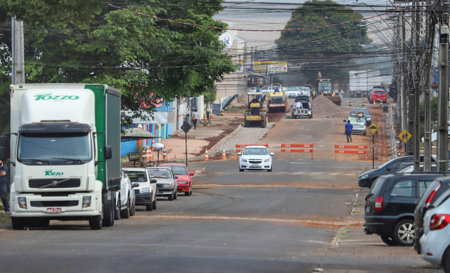 Asfalto novo garante melhor qualidade de vida em Cascavel. Avenida Gralha Azul.