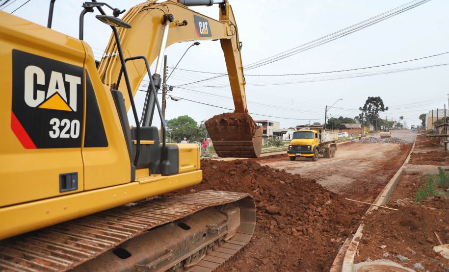 Asfalto novo garante melhor qualidade de vida em Cascavel. Rua Xavantes.