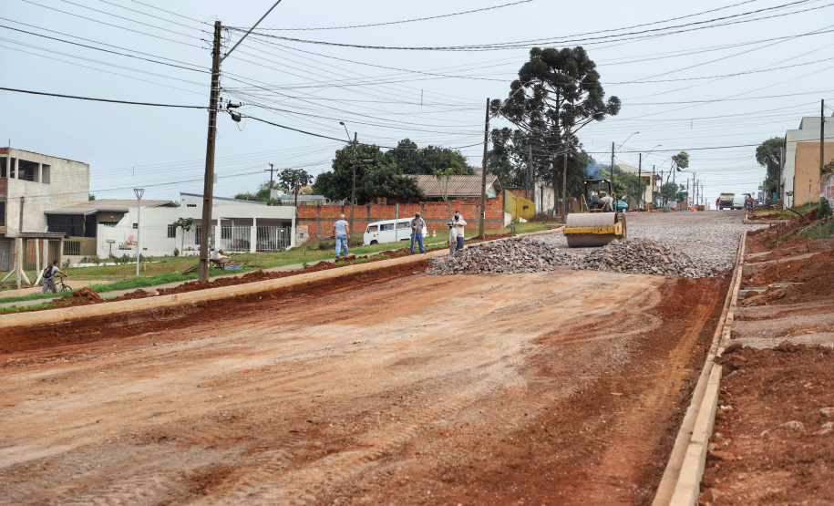 Asfalto novo garante melhor qualidade de vida em Cascavel. Rua Xavantes.